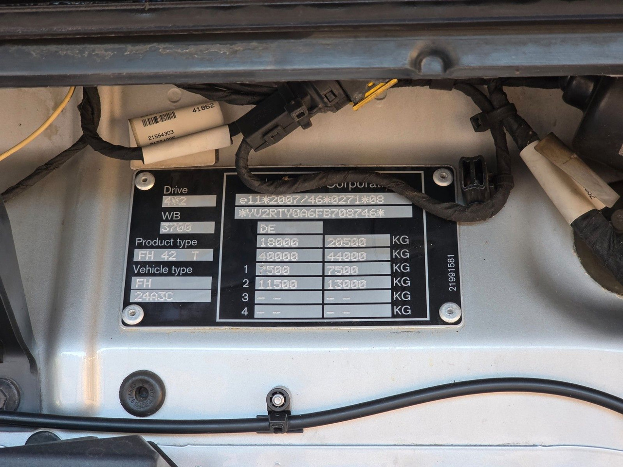 Tractor unit Volvo FH 460 / Nebenabtrieb / Standklimaanlage: picture 14
