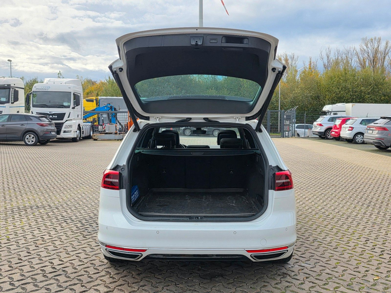 Station wagon Volkswagen Passat Variant Highline BMT/Start-Stopp: picture 9