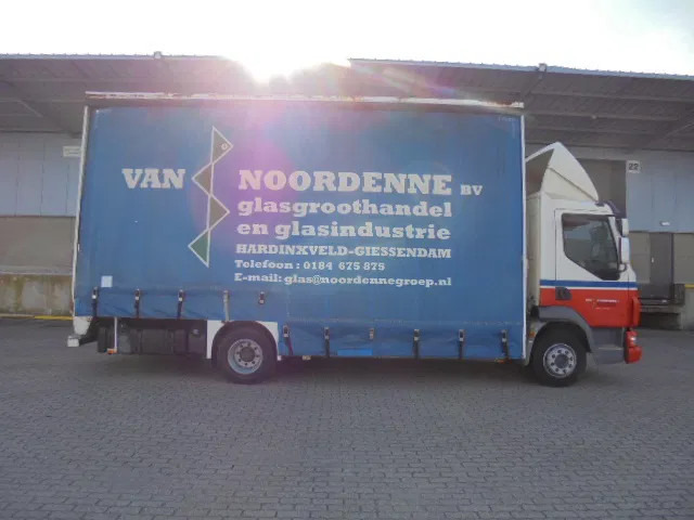 DAF LF 45 - Curtainsider truck: picture 4 DAF LF 45 - Curtainsider truck: picture 4