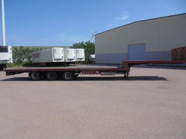 Fruehauf ONCZ 39-327 A - Low loader semi-trailer: picture 4 Fruehauf ONCZ 39-327 A - Low loader semi-trailer: picture 4