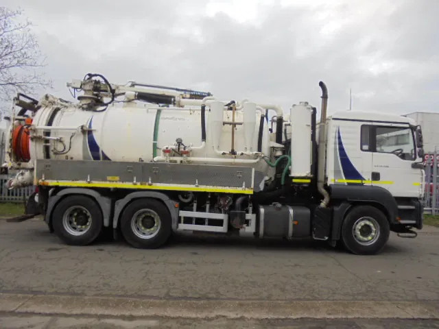 MAN TGA 26.400 6X4 Manual - Vacuum truck: picture 3 MAN TGA 26.400 6X4 Manual - Vacuum truck: picture 3