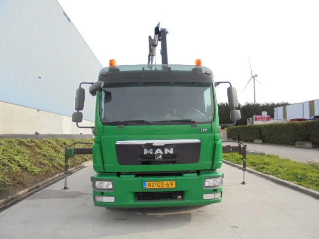 Crane truck MAN TGL 12.220 NL TRUCK: picture 6