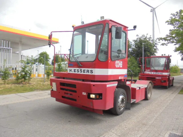 MOL YM225/4X2 40KM/H - Terminal tractor: picture 1 MOL YM225/4X2 40KM/H - Terminal tractor: picture 1