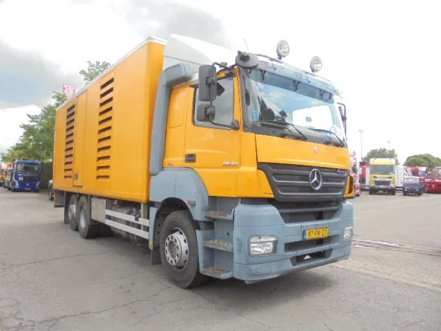 Mercedes-Benz Axor 2540 + HAMMELMAN DEUTZ - Vacuum truck: picture 3 Mercedes-Benz Axor 2540 + HAMMELMAN DEUTZ - Vacuum truck: picture 3
