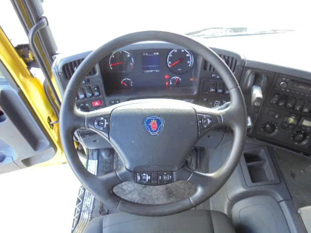 Tipper Scania P400 8X2 ASFALT NL TRUCK: picture 13