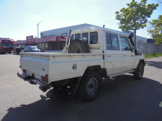Toyota Land Cruiser HJ79L 4X4 CREWCAB PICKUP EXPORT OUTSIDE EU ONLY - Car: picture 4 Toyota Land Cruiser HJ79L 4X4 CREWCAB PICKUP EXPORT OUTSIDE EU ONLY - Car: picture 4