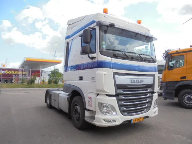 DAF XF 440 NL TRUCK - Tractor unit: picture 3 DAF XF 440 NL TRUCK - Tractor unit: picture 3