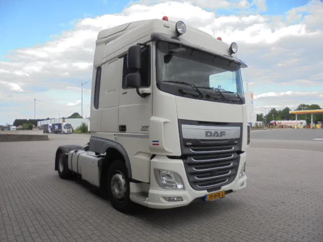 DAF XF 440 NL TRUCK - Tractor unit: picture 3 DAF XF 440 NL TRUCK - Tractor unit: picture 3