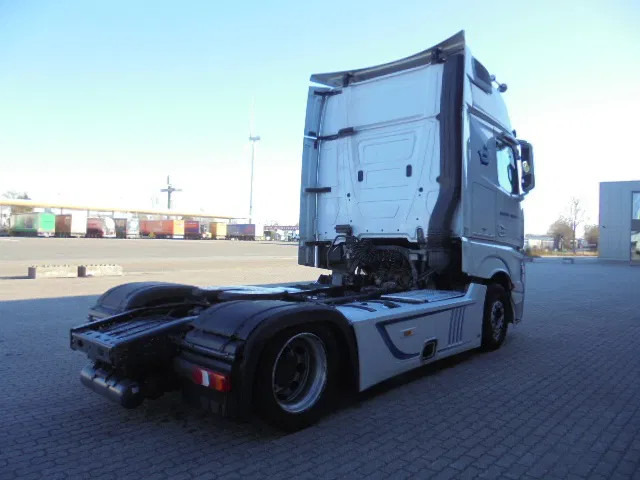 Mercedes-Benz Actros 1842 LS NL TRUCK - Tractor unit: picture 4 Mercedes-Benz Actros 1842 LS NL TRUCK - Tractor unit: picture 4