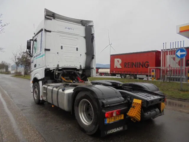 Tractor unit Mercedes-Benz Actros 1942 LS 4X2: picture 6