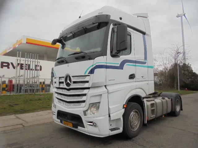 Mercedes-Benz Actros 1943 LS - Tractor unit: picture 1 Mercedes-Benz Actros 1943 LS - Tractor unit: picture 1