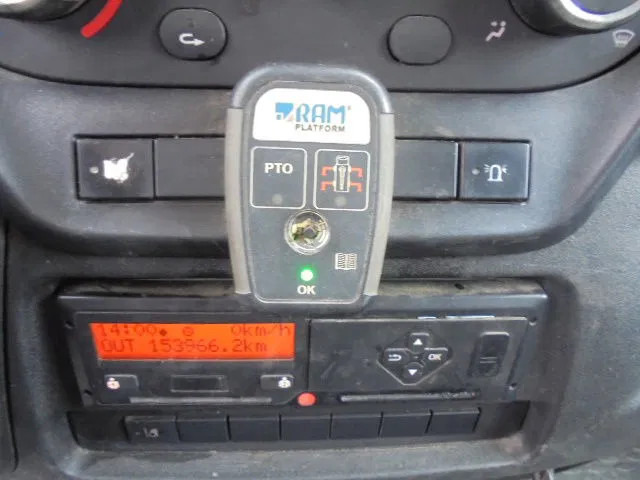 Truck Iveco Daily 70 70C17: picture 16