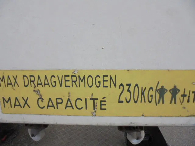 Truck Iveco Daily 70 70C17: picture 6