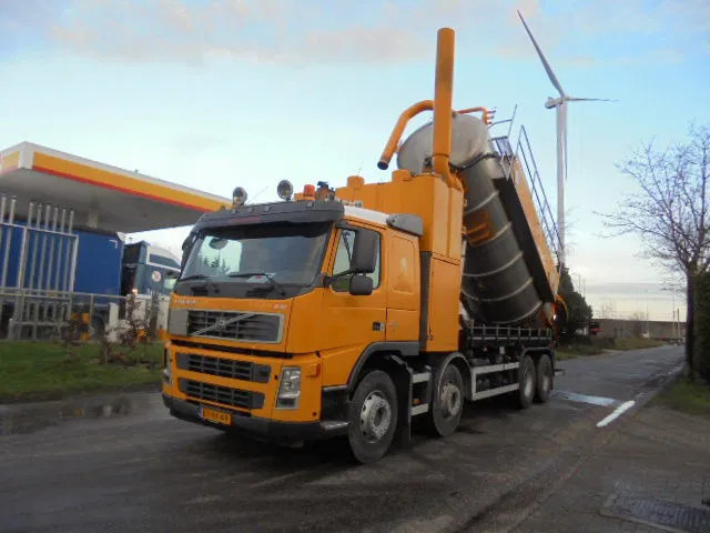 Volvo FM 400 8X4 NL TRUCK - Vacuum truck: picture 1 Volvo FM 400 8X4 NL TRUCK - Vacuum truck: picture 1