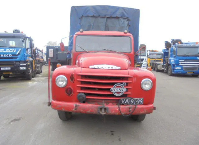 Volvo L 465 - Curtainsider truck: picture 2 Volvo L 465 - Curtainsider truck: picture 2