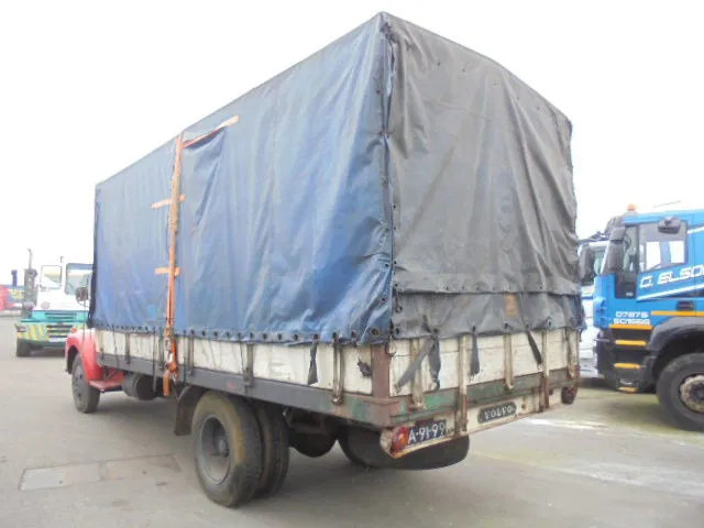 Volvo L 465 - Curtainsider truck: picture 5 Volvo L 465 - Curtainsider truck: picture 5