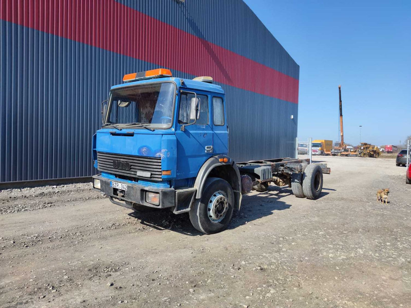 Cab chassis truck Iveco Magirus 190-26 water cooling chassis truck: picture 9