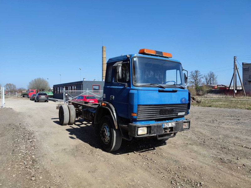 Cab chassis truck Iveco Magirus 190-26 water cooling chassis truck: picture 10