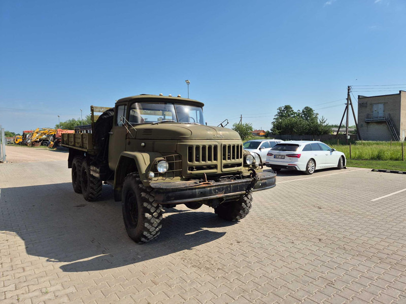ZIL 131 ex reserve truck - Dropside/ Flatbed truck: picture 3 ZIL 131 ex reserve truck - Dropside/ Flatbed truck: picture 3