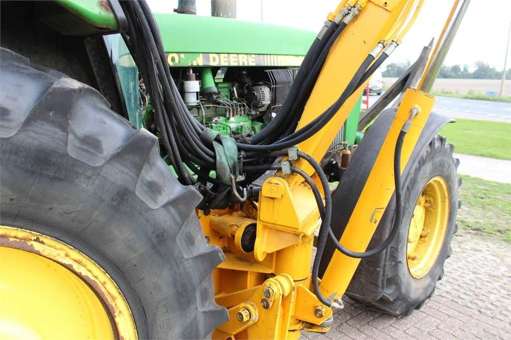 John Deere 4055 - Farm tractor: picture 5 John Deere 4055 - Farm tractor: picture 5