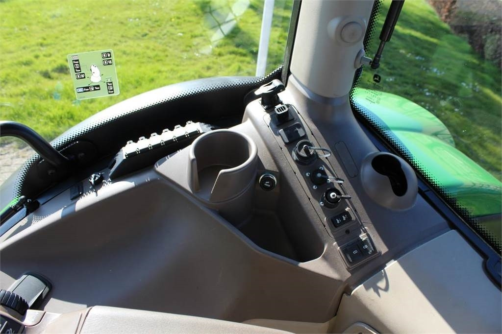 Farm tractor John Deere 6130R: picture 11
