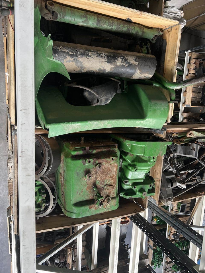 Farm tractor John Deere 7820: picture 12