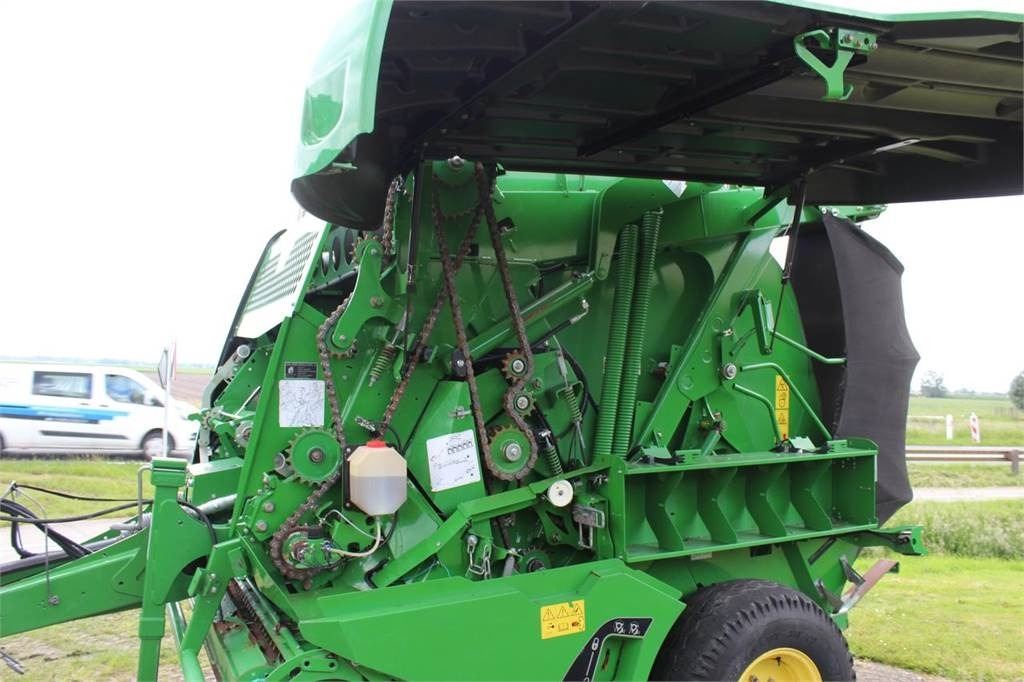 John Deere 990 - Round baler: picture 3 John Deere 990 - Round baler: picture 3