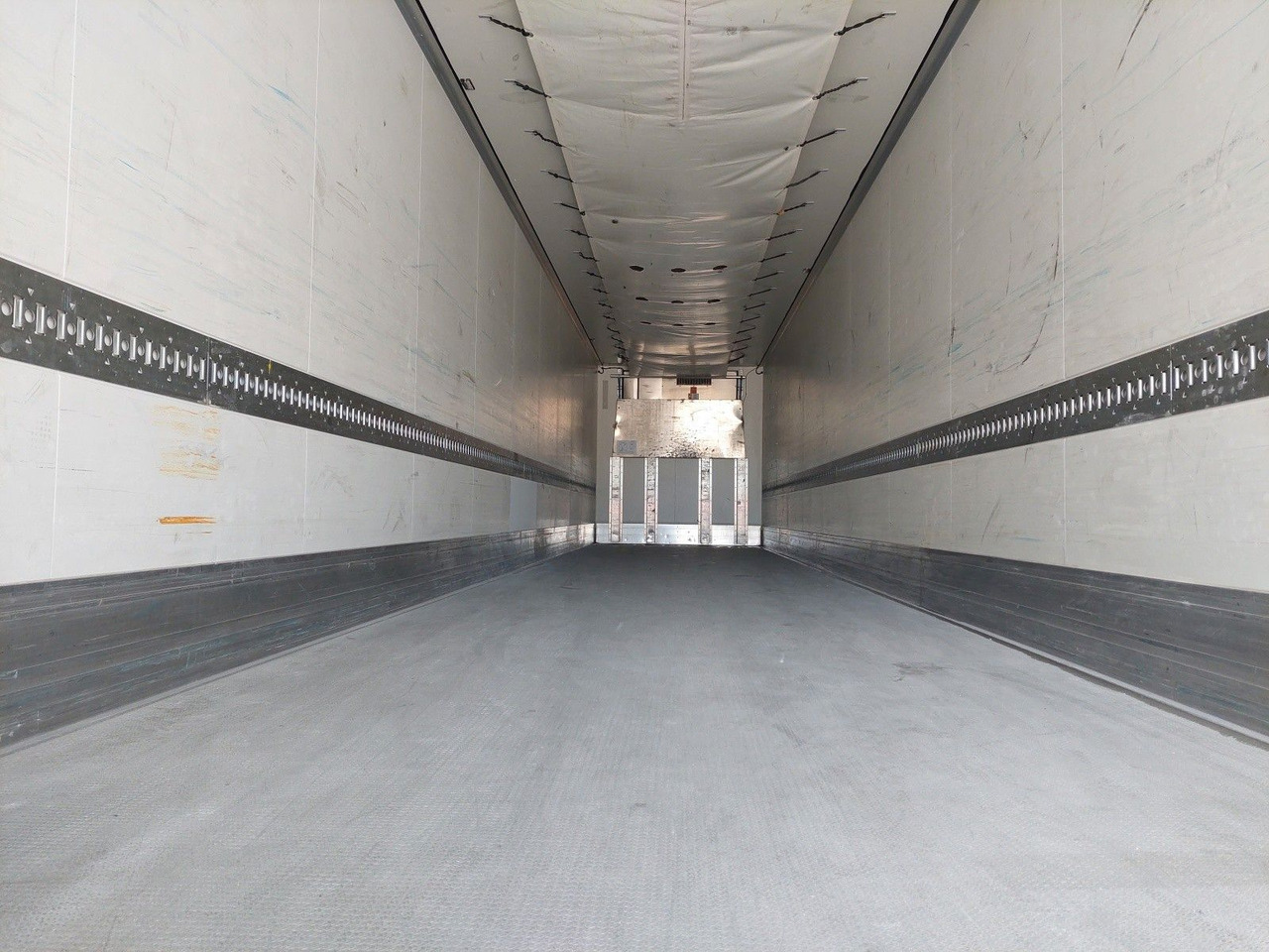 Krone SD Thermo King SLXi 300 7616 Motorstunden - Refrigerator semi-trailer: picture 5 Krone SD Thermo King SLXi 300 7616 Motorstunden - Refrigerator semi-trailer: picture 5