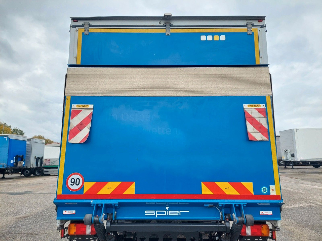 MAN TGL 12.250 BL 4x2 - Curtainsider truck: picture 5 MAN TGL 12.250 BL 4x2 - Curtainsider truck: picture 5
