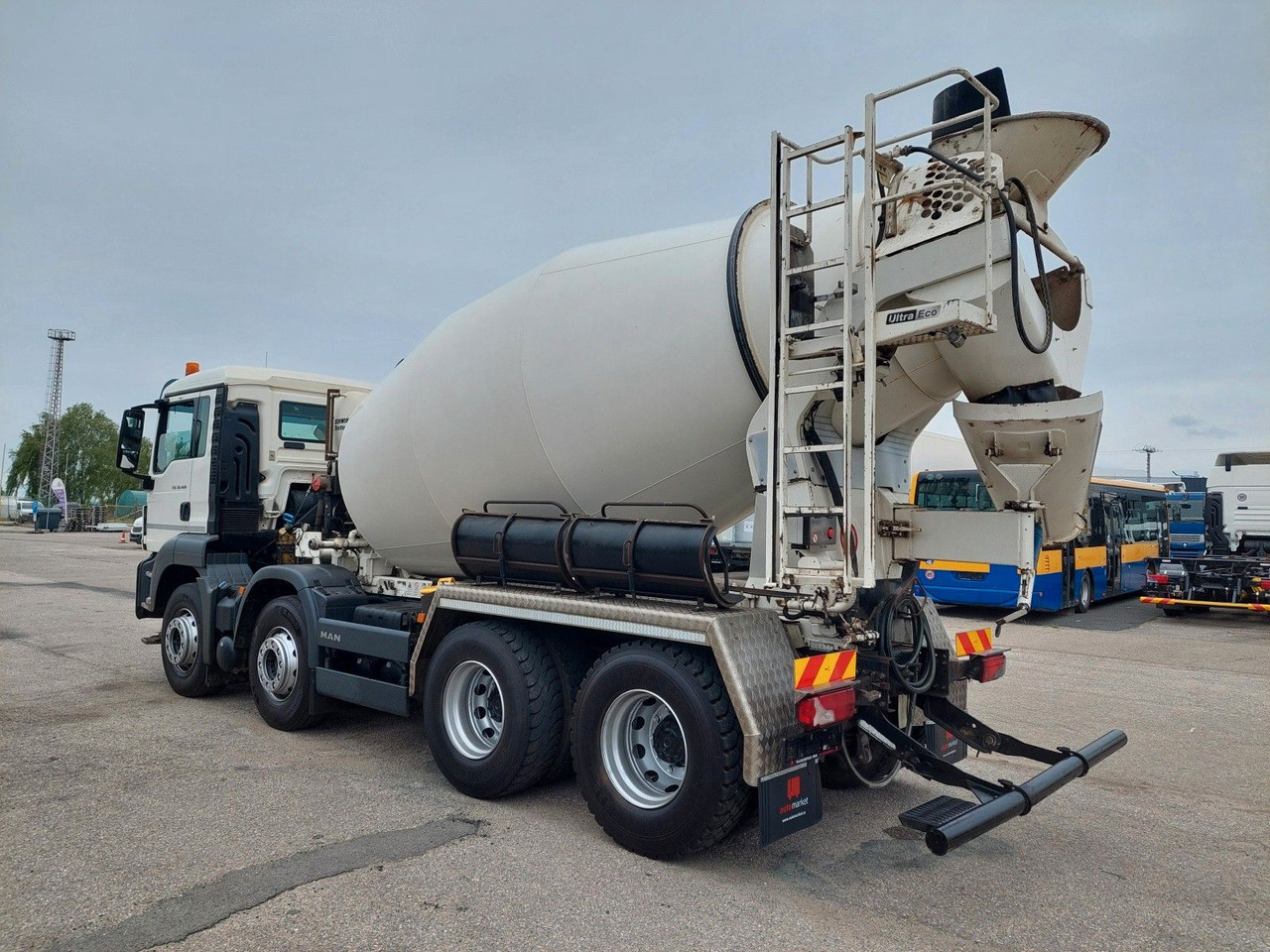 MAN TGS 32.400 8X4 BB Stetter 9 m³ - Concrete mixer truck: picture 3 MAN TGS 32.400 8X4 BB Stetter 9 m³ - Concrete mixer truck: picture 3
