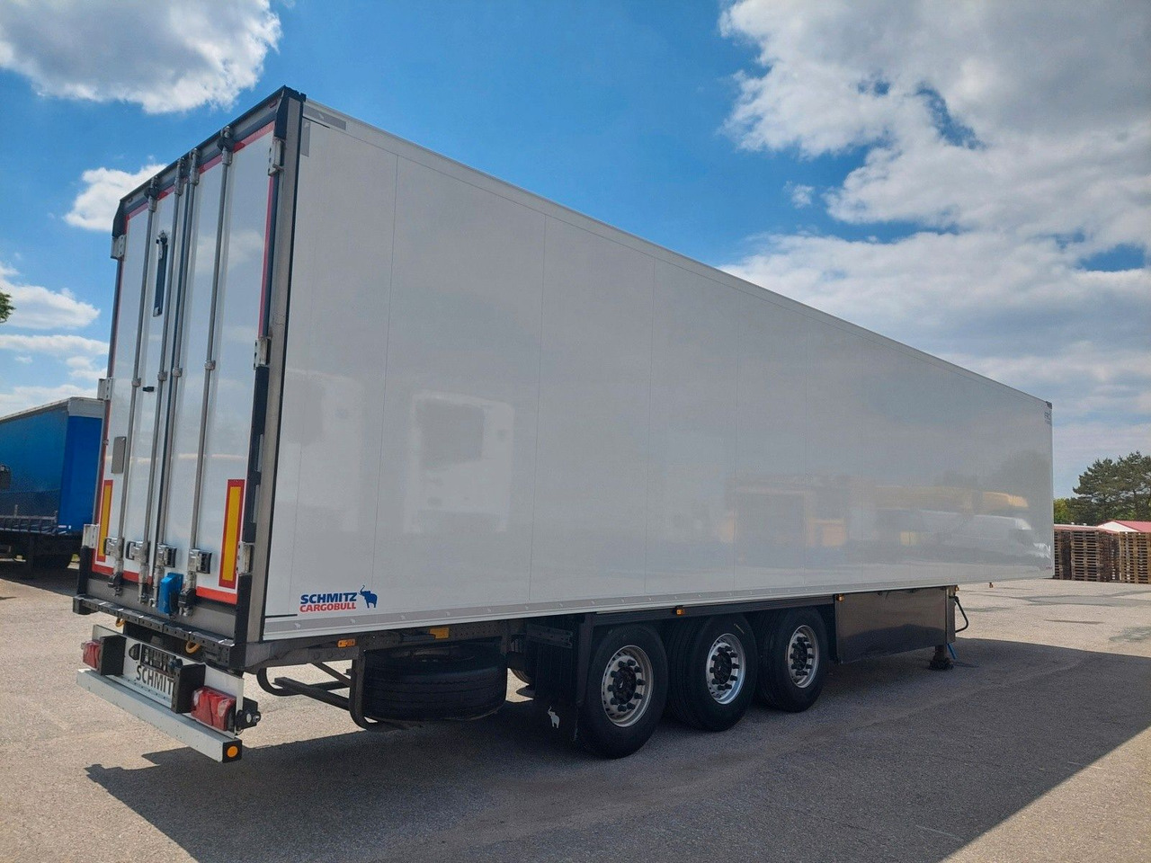 Schmitz Cargobull SKO24 ThermoKing SLXi 300 - 3 Stück - Refrigerator semi-trailer: picture 4 Schmitz Cargobull SKO24 ThermoKing SLXi 300 - 3 Stück - Refrigerator semi-trailer: picture 4