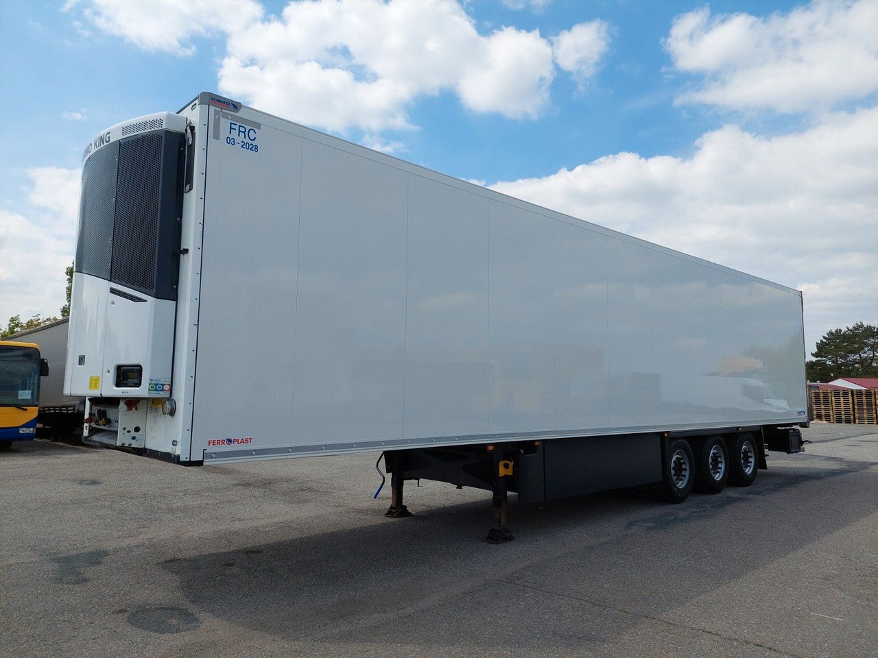 Schmitz Cargobull SKO24 ThermoKing SLXi 300 Dopplestock - Refrigerator semi-trailer: picture 1 Schmitz Cargobull SKO24 ThermoKing SLXi 300 Dopplestock - Refrigerator semi-trailer: picture 1