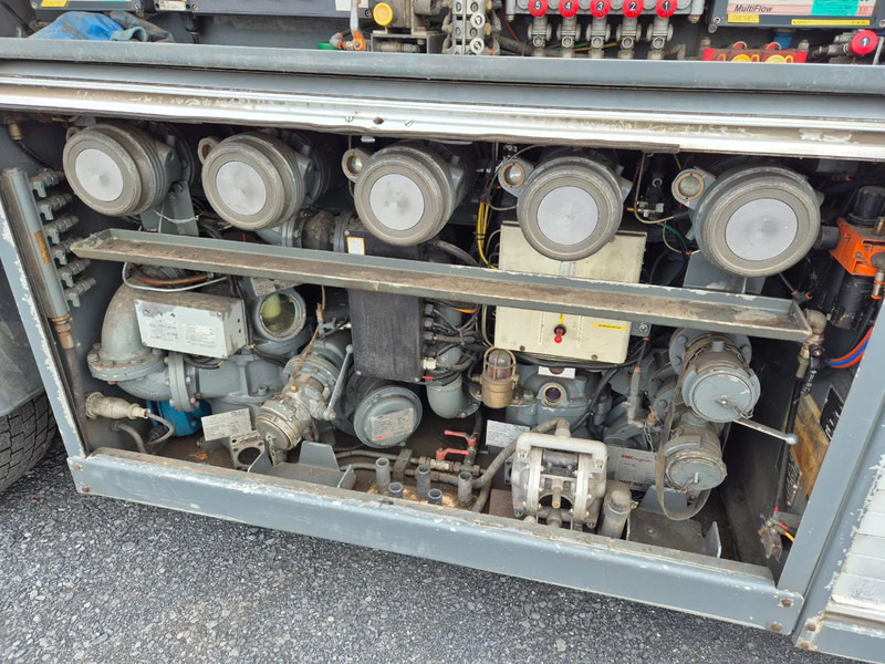 Tank truck for transportation of fuel DAF CF 85.410 18000L FUEL/CARBURANT - DOUBLE PUMP + COUNTER - 5 COMP: picture 14 Tank truck for transportation of fuel DAF CF 85.410 18000L FUEL/CARBURANT - DOUBLE PUMP + COUNTER - 5 COMP: picture 14