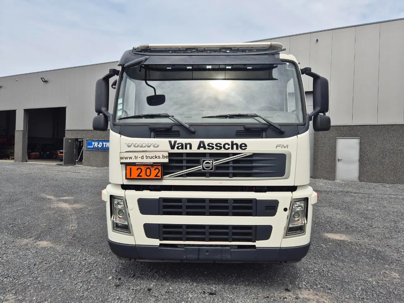 Volvo FM 400 18000L FUEL/CARBURANT - 5 COMP - ADR VALID - MANUAL - Tank truck: picture 2 Volvo FM 400 18000L FUEL/CARBURANT - 5 COMP - ADR VALID - MANUAL - Tank truck: picture 2