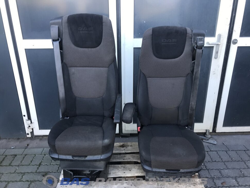 DAF XF106 Stoelen set DAF 1844320 - Seat for Truck: picture 1 DAF XF106 Stoelen set DAF 1844320 - Seat for Truck: picture 1