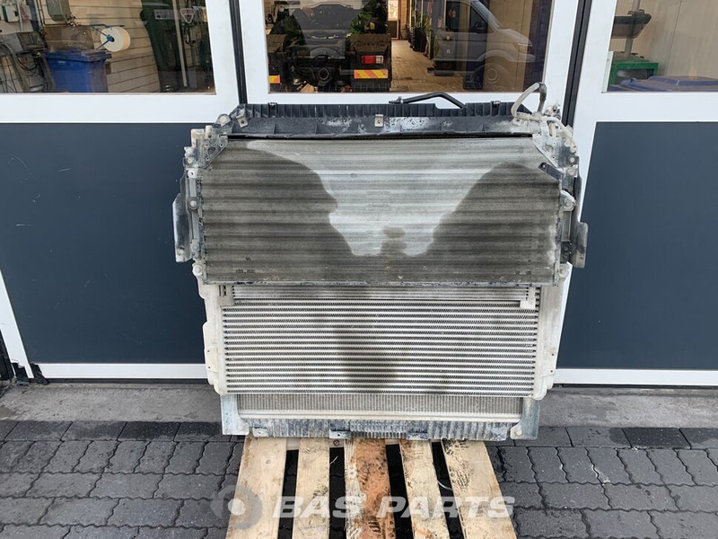 Mercedes-Benz Antos MP4 Koelerpakket Mercedes OM470LA 395 A 960 500 00 02 - Radiator for Truck: picture 1 Mercedes-Benz Antos MP4 Koelerpakket Mercedes OM470LA 395 A 960 500 00 02 - Radiator for Truck: picture 1