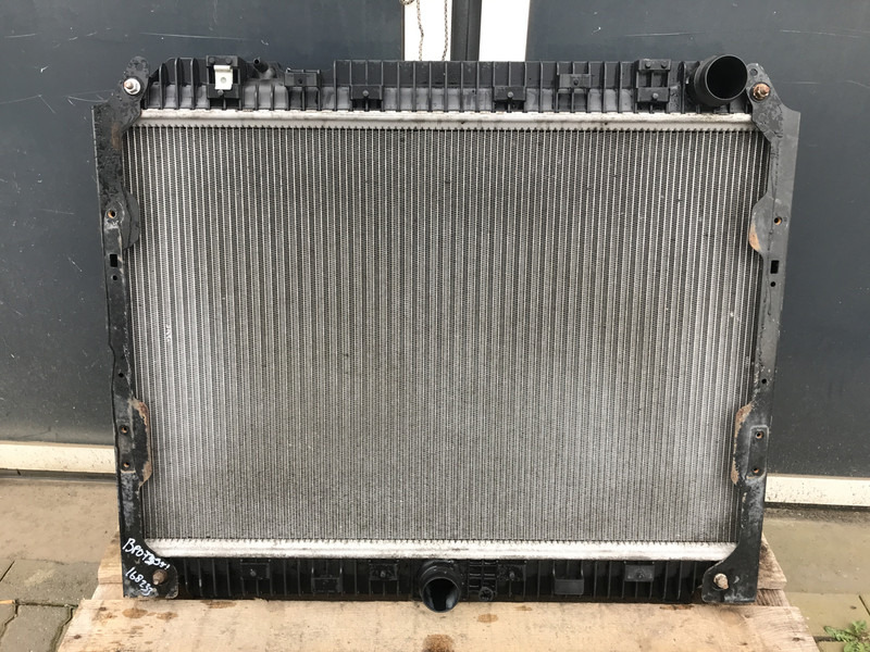 Mercedes-Benz Antos MP4 - Radiator for Truck: picture 1 Mercedes-Benz Antos MP4 - Radiator for Truck: picture 1
