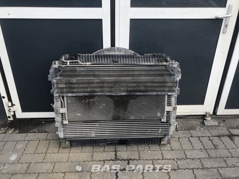 Mercedes-Benz Antos MP4 - Radiator for Truck: picture 1 Mercedes-Benz Antos MP4 - Radiator for Truck: picture 1