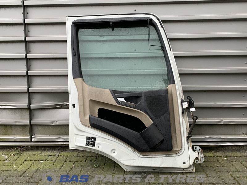 Mercedes-Benz Arocs - Door and parts for Truck: picture 2 Mercedes-Benz Arocs - Door and parts for Truck: picture 2