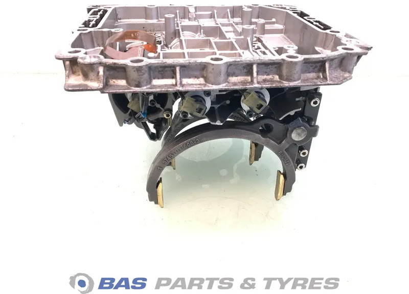 Renault Versnellingsbakdeksel Renault 7421244590 - Gearbox for Truck: picture 2 Renault Versnellingsbakdeksel Renault 7421244590 - Gearbox for Truck: picture 2