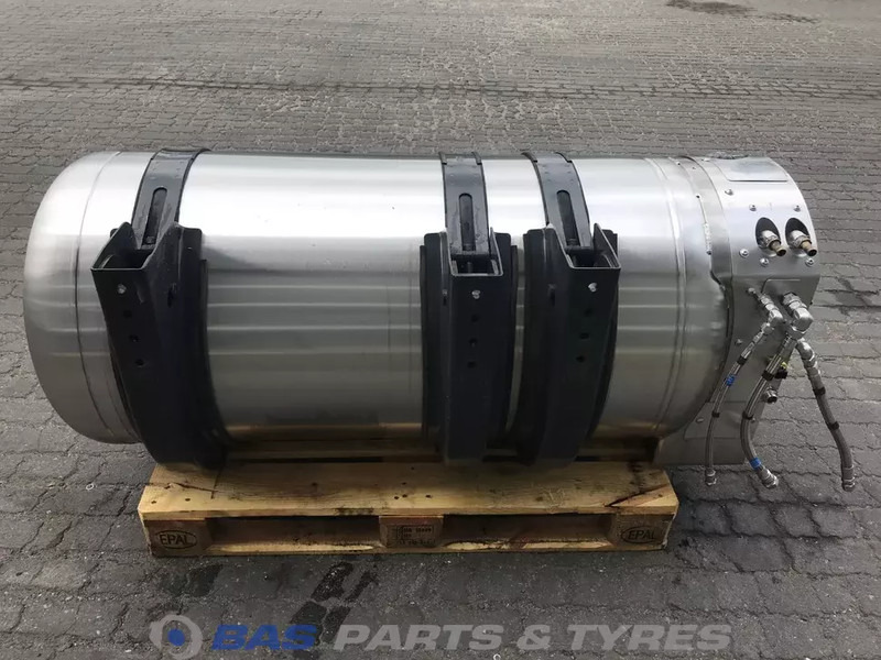 Scania LNG tank Scania 340 Liter 1776103 - Fuel tank for Truck: picture 3 Scania LNG tank Scania 340 Liter 1776103 - Fuel tank for Truck: picture 3