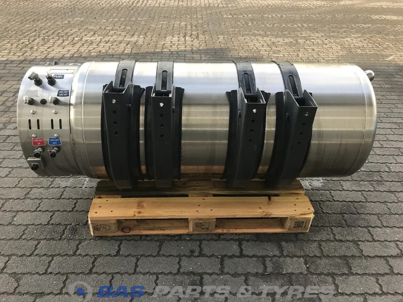 Scania LNG tank Scania 406 Liter 1776103 - Fuel tank for Truck: picture 3 Scania LNG tank Scania 406 Liter 1776103 - Fuel tank for Truck: picture 3