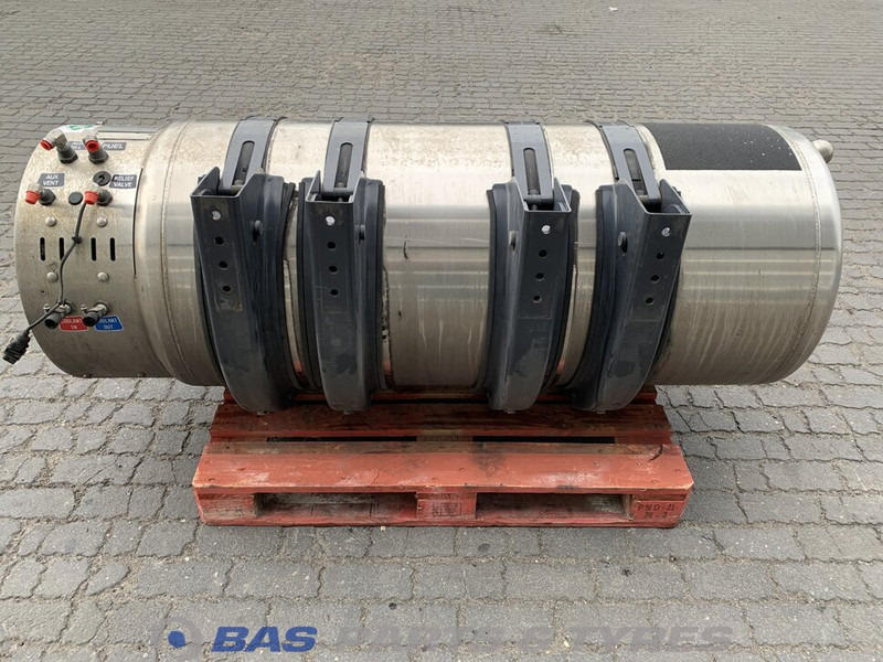 Scania LNG tank Scania 406 Liter 1776103 - Fuel tank for Truck: picture 1 Scania LNG tank Scania 406 Liter 1776103 - Fuel tank for Truck: picture 1