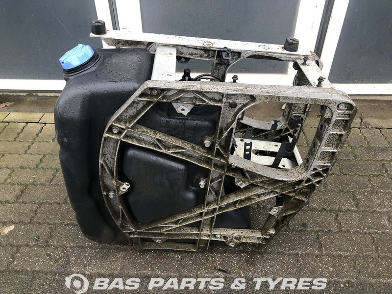 Volvo Volvo AdBlue tank 21219301 - Spare parts for Truck: picture 2 Volvo Volvo AdBlue tank 21219301 - Spare parts for Truck: picture 2