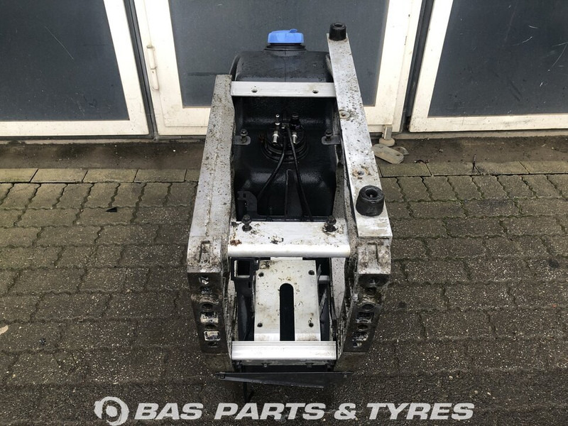 Volvo Volvo AdBlue tank 21219301 - Spare parts for Truck: picture 3 Volvo Volvo AdBlue tank 21219301 - Spare parts for Truck: picture 3