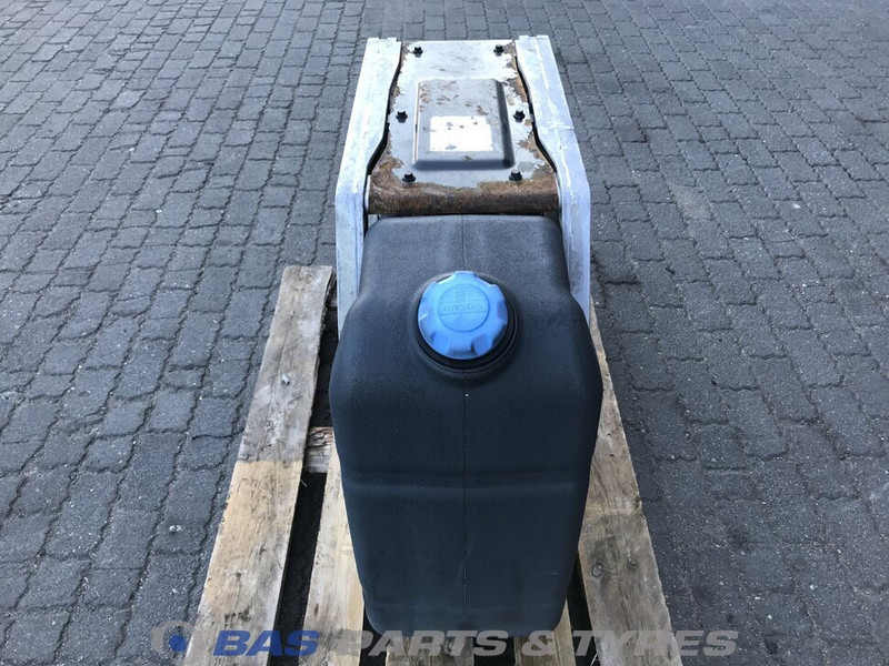Volvo Volvo AdBlue tank 21219301 - Spare parts for Truck: picture 1 Volvo Volvo AdBlue tank 21219301 - Spare parts for Truck: picture 1
