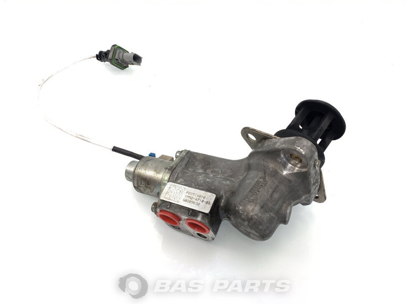 Volvo EGR klep Volvo 21517889 - Exhaust system for Truck: picture 1 Volvo EGR klep Volvo 21517889 - Exhaust system for Truck: picture 1