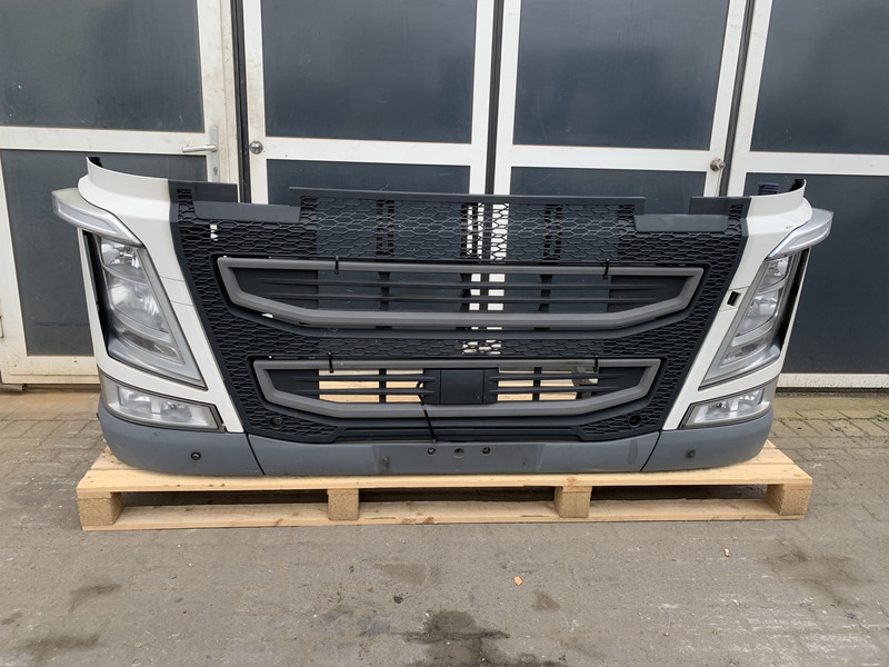 Volvo FH4 Bumper Volvo 21221138 - Bumper for Truck: picture 1 Volvo FH4 Bumper Volvo 21221138 - Bumper for Truck: picture 1