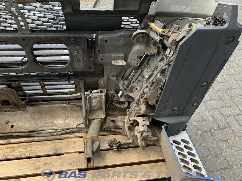 Volvo FH4 Bumper Volvo 21601499 - Bumper for Truck: picture 5 Volvo FH4 Bumper Volvo 21601499 - Bumper for Truck: picture 5