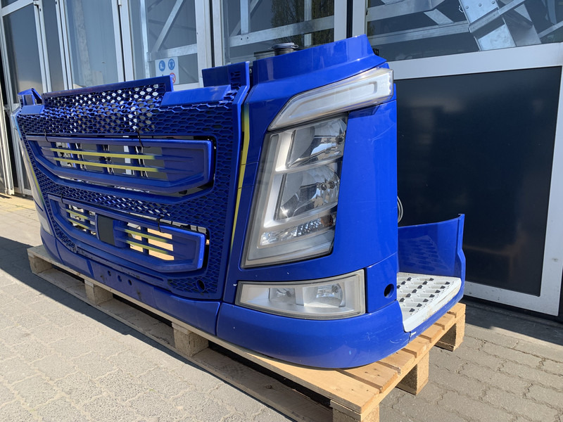 Volvo FH4 Bumper Volvo 84049560 - Bumper for Truck: picture 2 Volvo FH4 Bumper Volvo 84049560 - Bumper for Truck: picture 2